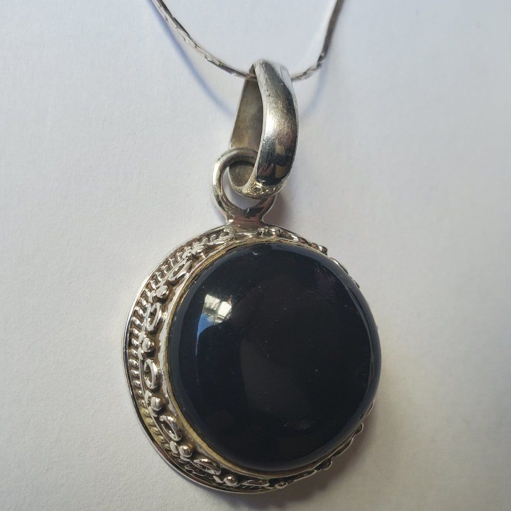 AMETHYST STERLING SILVER  PENDANT - Picture 3 of 8